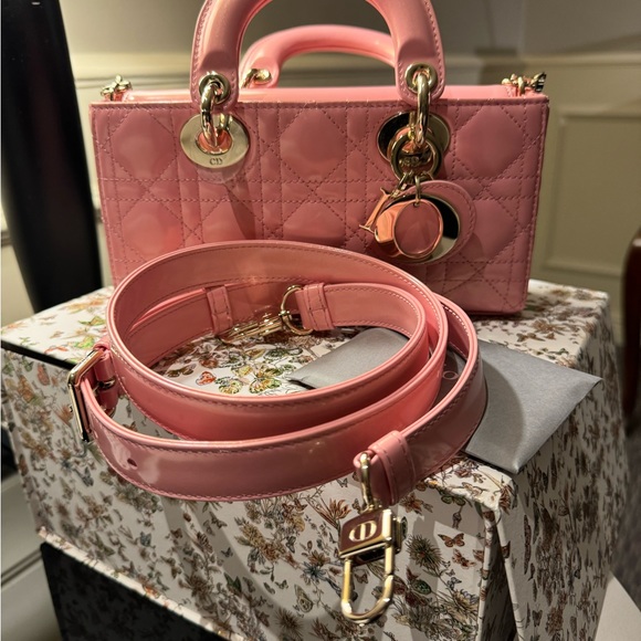 LADY D-JOY - BRAND NEW - Size SMALL PATENT LEATHER - Picture 5 of 9